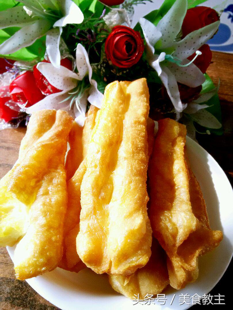 油酥和面炸油条,炸脆皮油条凉水和面