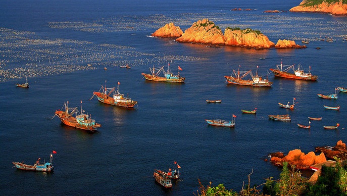 山与海之间有一个地方,穿梭山与海与城之间