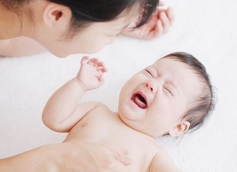 宝宝受了惊吓老是哭怎么办,宝宝受到惊吓妈妈哭了