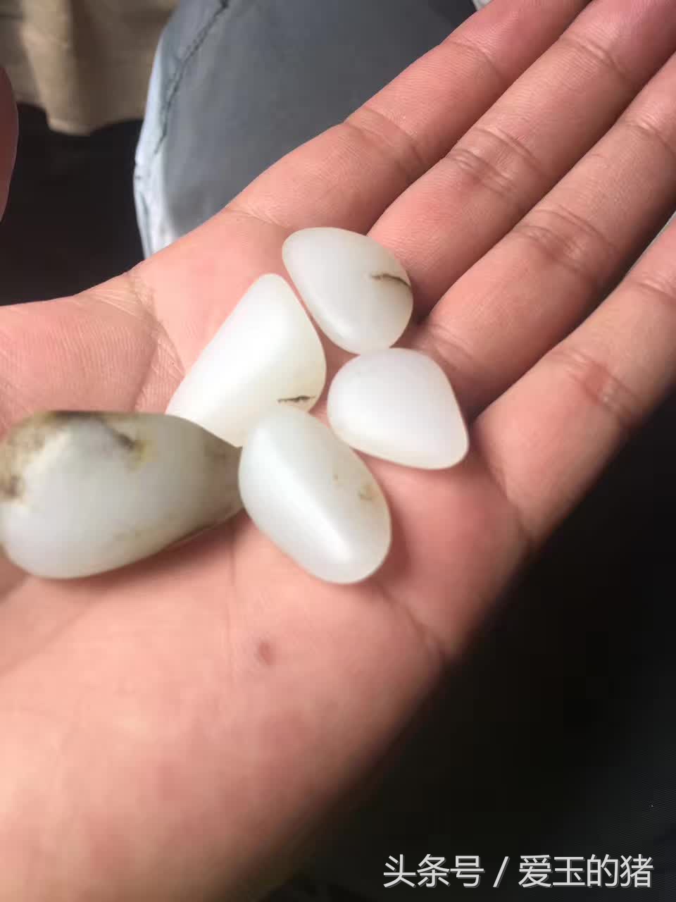 玉戴着戴着有杂质了,玉戴着戴着就没了