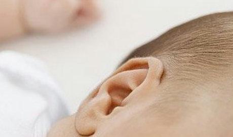 男孩耳朵里取出虫子,两岁小孩耳朵进了异物怎么取