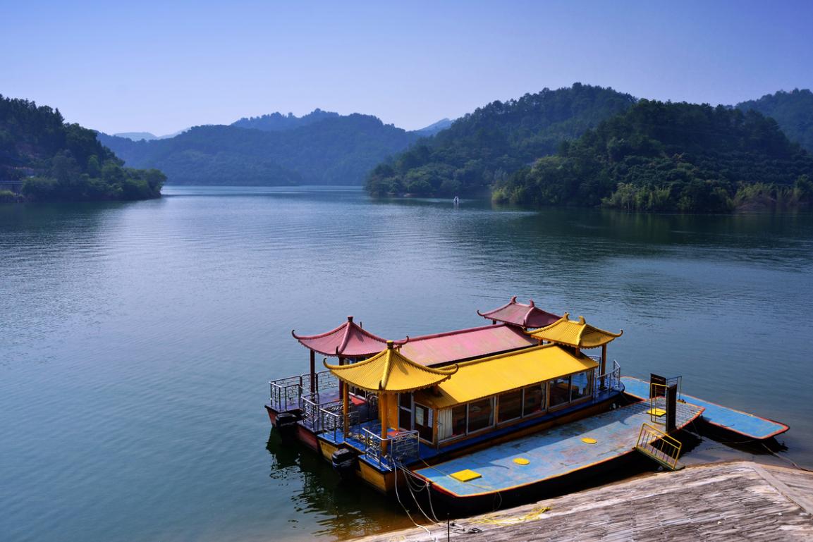 万梓良客家哪里人,万梓良祖籍广东宝安什么村