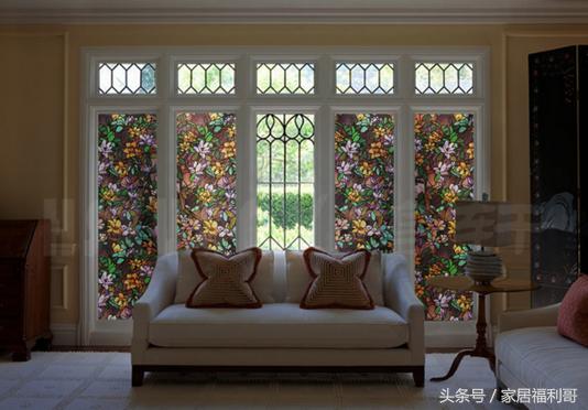 窗户贴膜和装窗帘哪个好，浅谈装修中二者优缺点