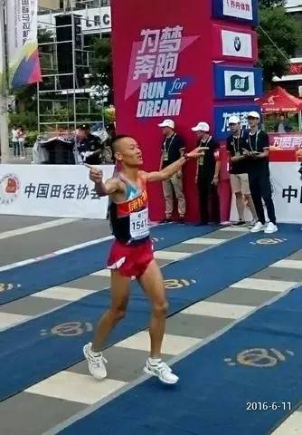 重马国内冠军刘英才：跃居“中国业余一哥”的兰州高中生