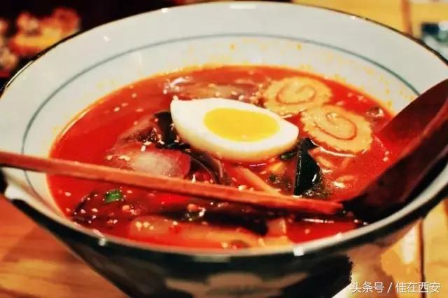 下雨天，请给我一碗日式拉面！西安这几家汤浓面弹！