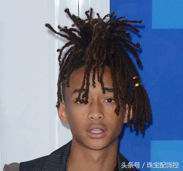 星二代用戒指当皮筋满头卡地亚豪气冲天