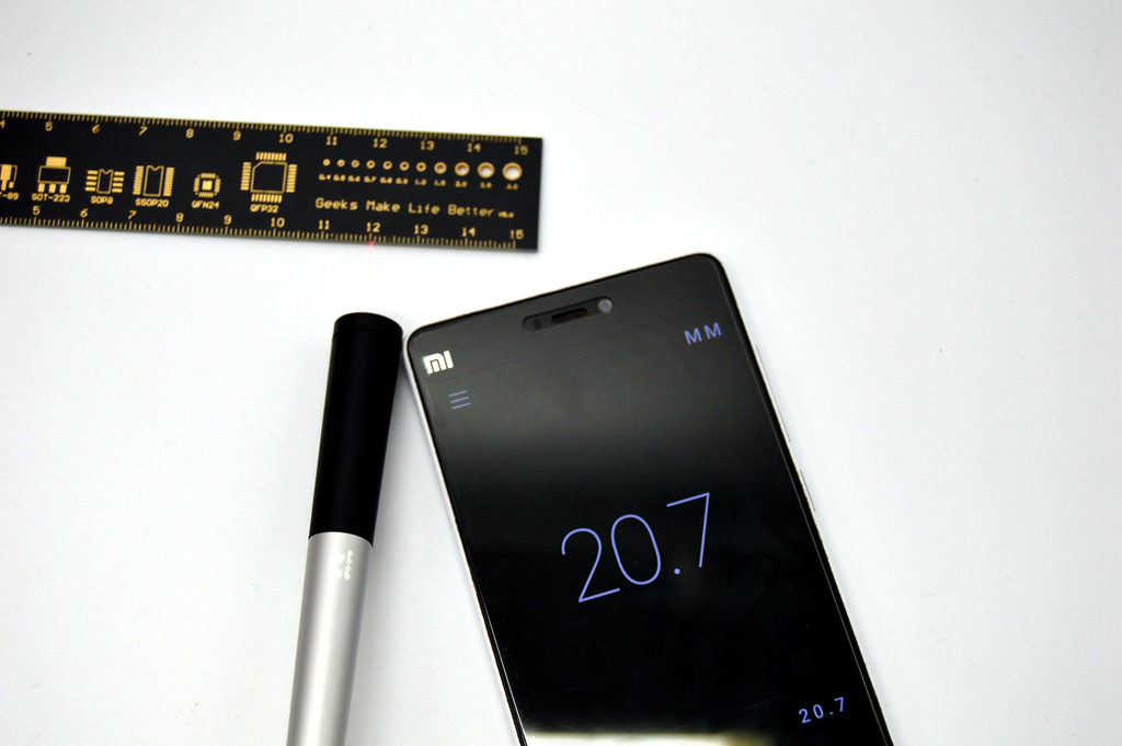 0.1mm精准测距，一划即测，千元售价是否超值