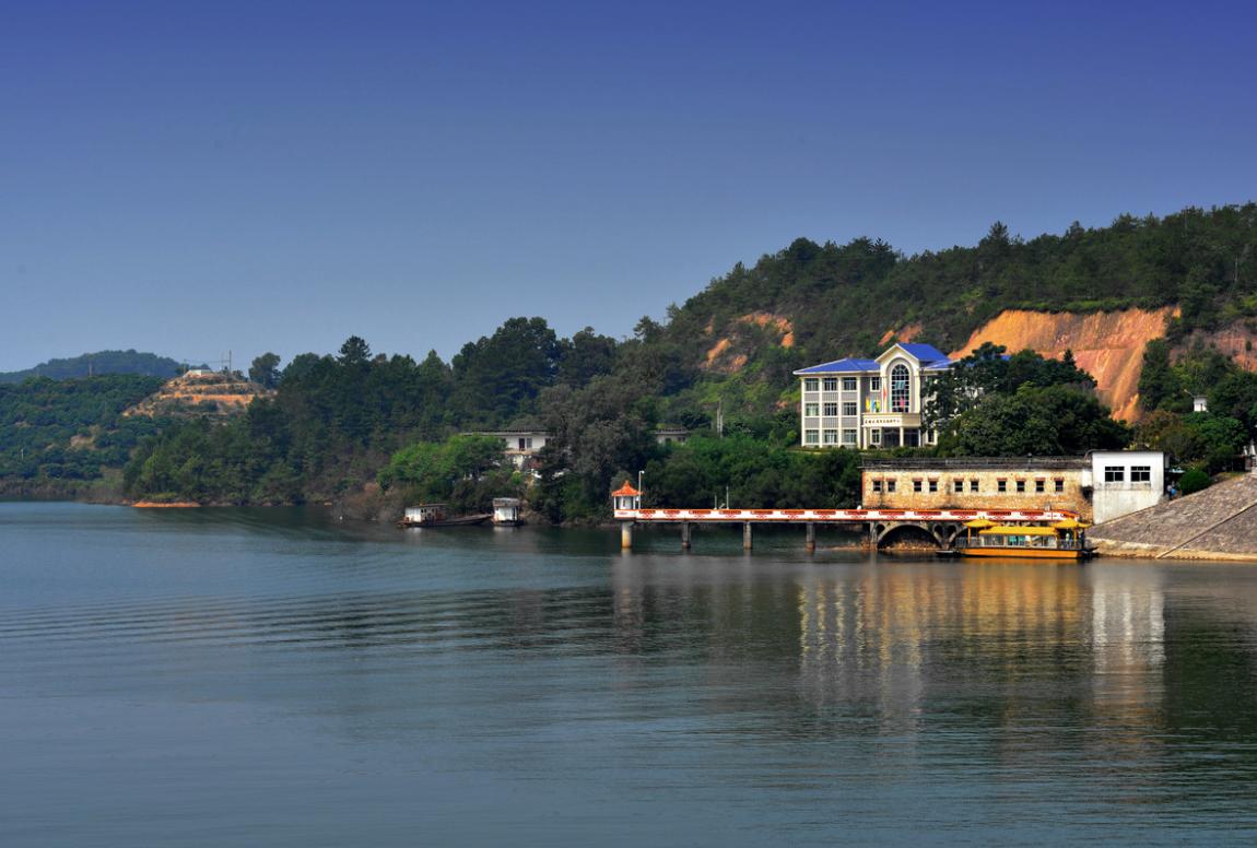 万梓良客家哪里人,万梓良祖籍广东宝安什么村