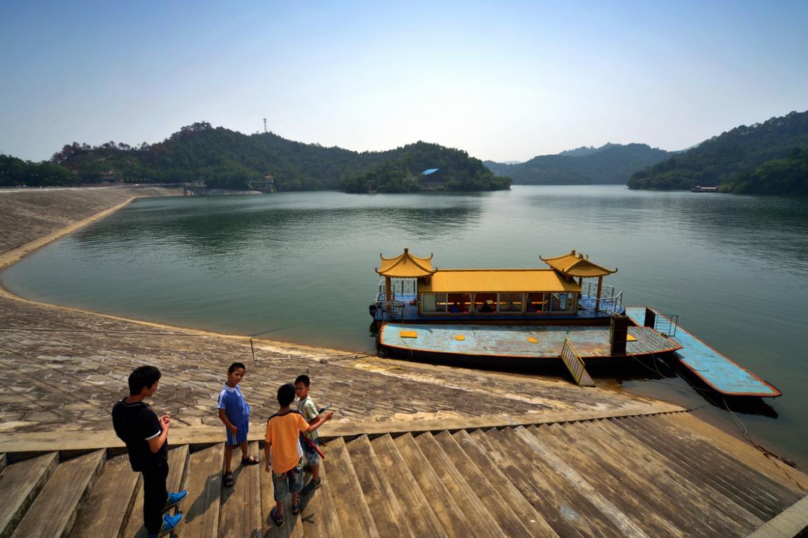 万梓良客家哪里人,万梓良祖籍广东宝安什么村