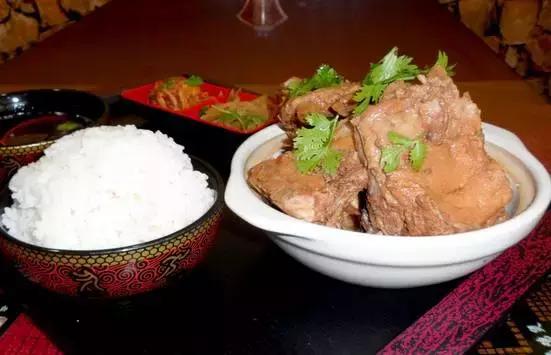 青岛好吃不贵的美食,青岛排名第一排骨米饭