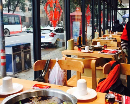 袁记串串香成都特色双人套餐,袁记串串香150元三个人够吃吗