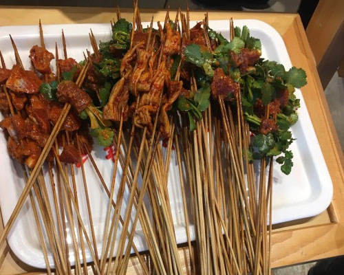 袁记串串香成都特色双人套餐,袁记串串香150元三个人够吃吗