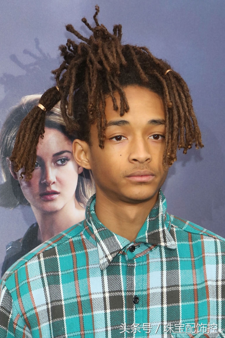 星二代用戒指当皮筋满头卡地亚豪气冲天