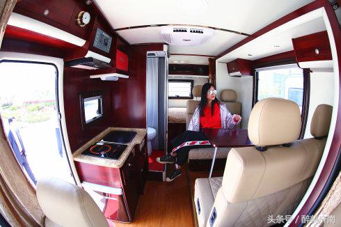 实拍:被俄罗斯美女帅哥酷爱的中国房车是什么样子