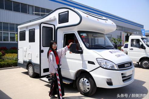 实拍:被俄罗斯美女帅哥酷爱的中国房车是什么样子