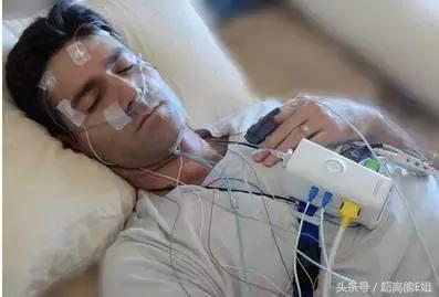 旅途中最令人尴尬的一件事，韩红听了也想打人