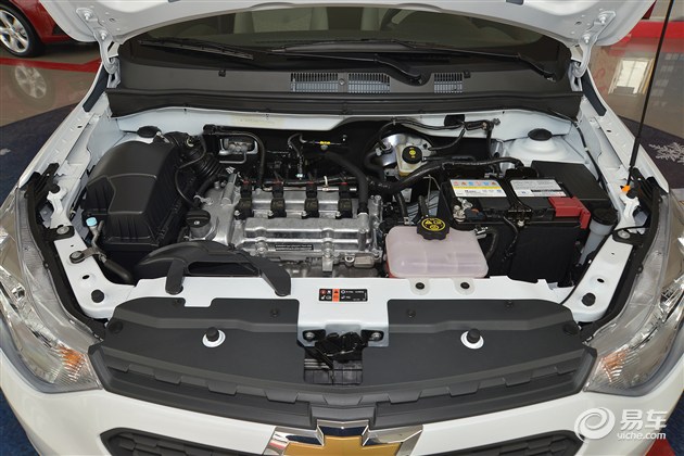 买轿车合适还是买越野车合适,买轿车好还是suv家用代步