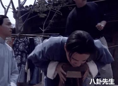 范冰冰被酒瓶爆头，刘德华被殴打，这些明星拍戏真不容易