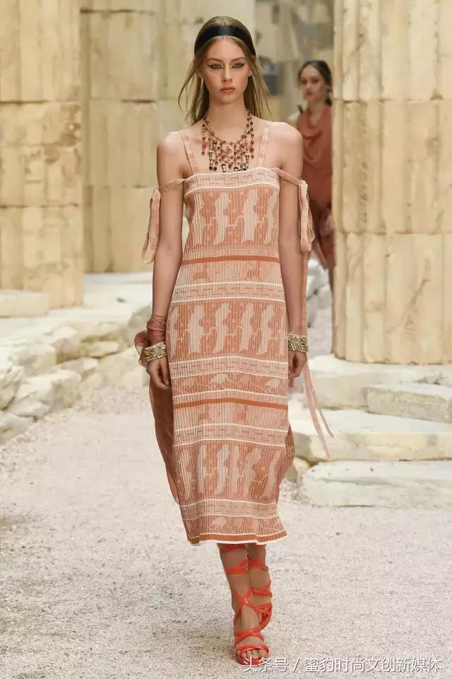 2018香奈儿早春款式,香奈儿优雅风格时装