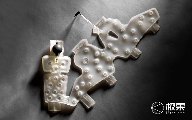 便捷式系鞋带球鞋,自动系鞋带的nike球鞋