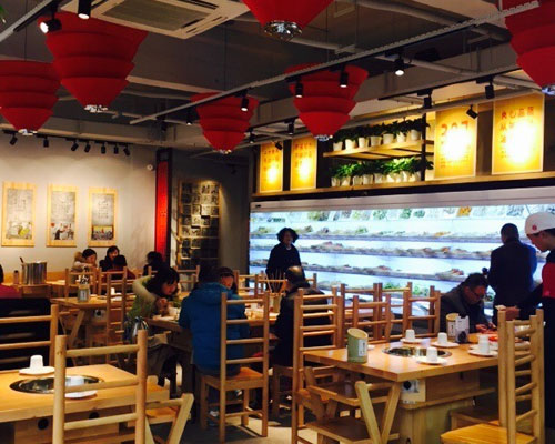 袁记串串香成都特色双人套餐,袁记串串香150元三个人够吃吗