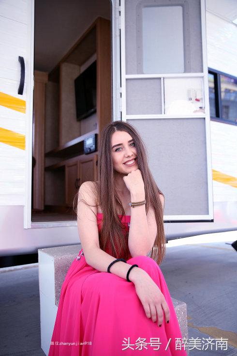 实拍:被俄罗斯美女帅哥酷爱的中国房车是什么样子