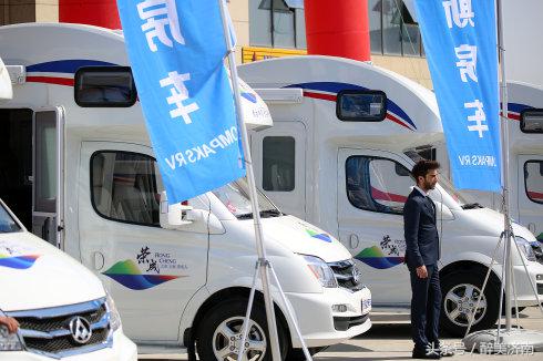 实拍:被俄罗斯美女帅哥酷爱的中国房车是什么样子