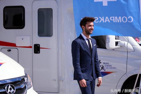 实拍:被俄罗斯美女帅哥酷爱的中国房车是什么样子