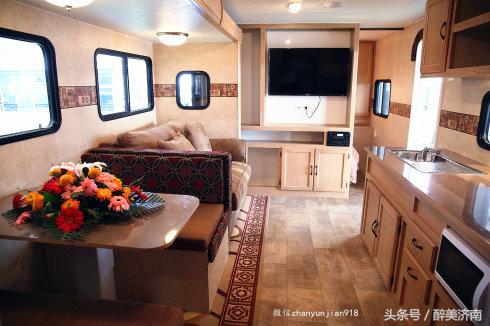 实拍:被俄罗斯美女帅哥酷爱的中国房车是什么样子