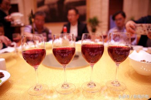 实拍:被俄罗斯美女帅哥酷爱的中国房车是什么样子