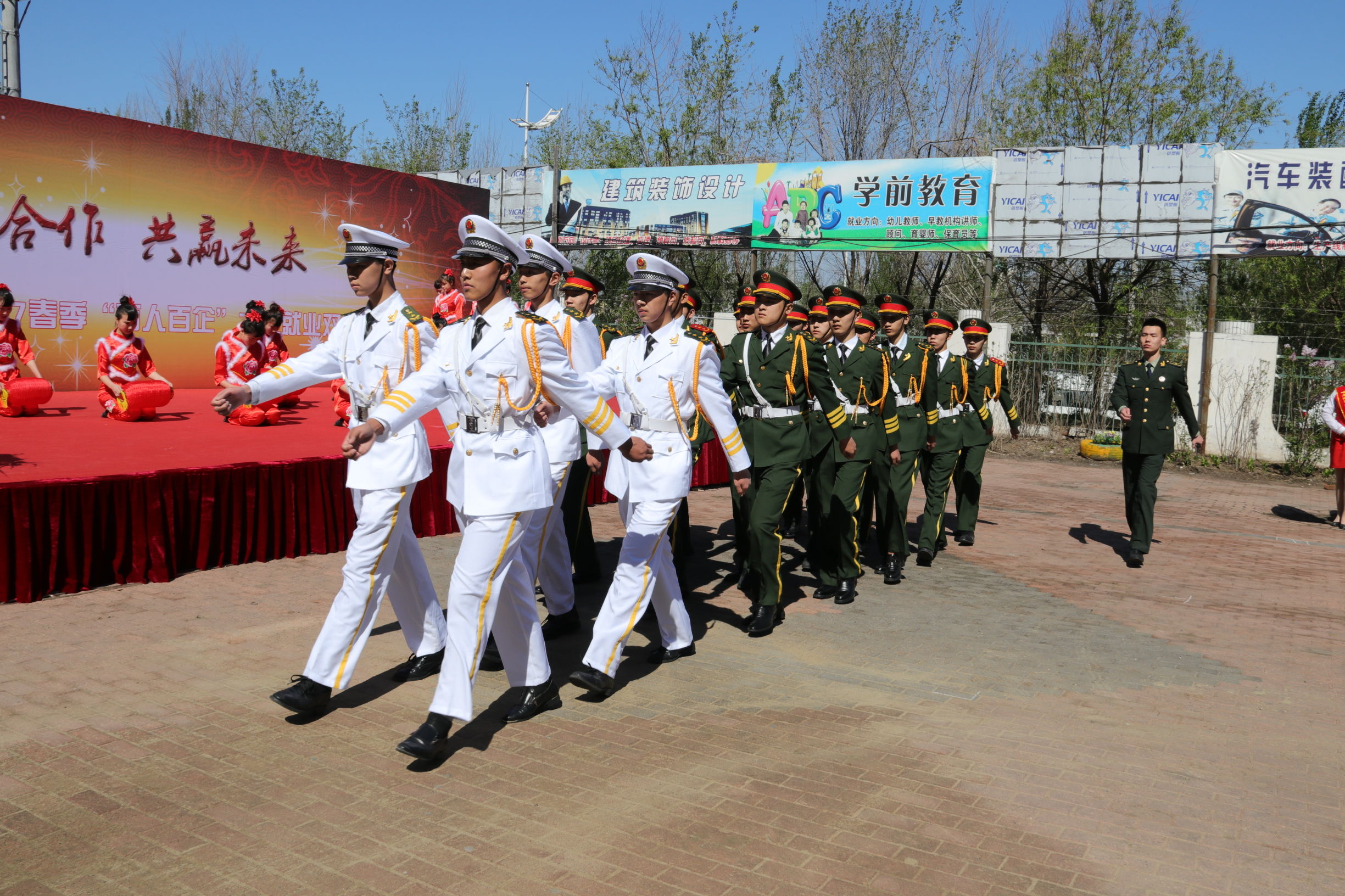 毕业生就业难该何去何从,高职毕业生就业难点与工作建议