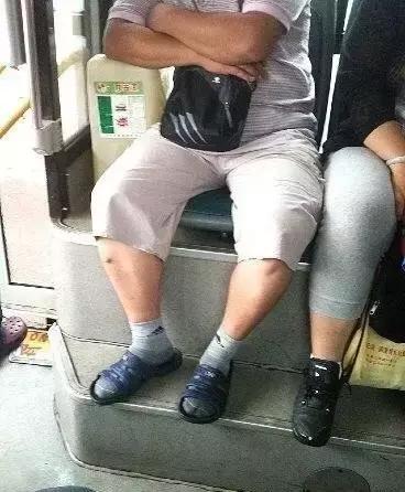 9块9包邮拖鞋搞笑评论,9块9包邮拖鞋