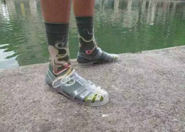 9块9包邮拖鞋搞笑评论,9块9包邮拖鞋