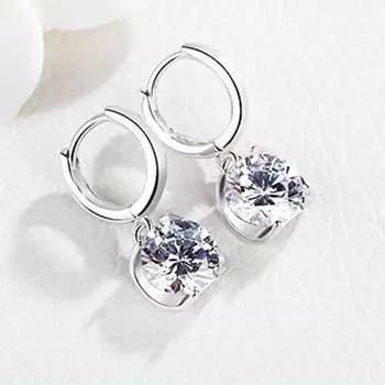 休闲衣服配什么耳钉好看,樱桃耳钉适合搭配什么上衣