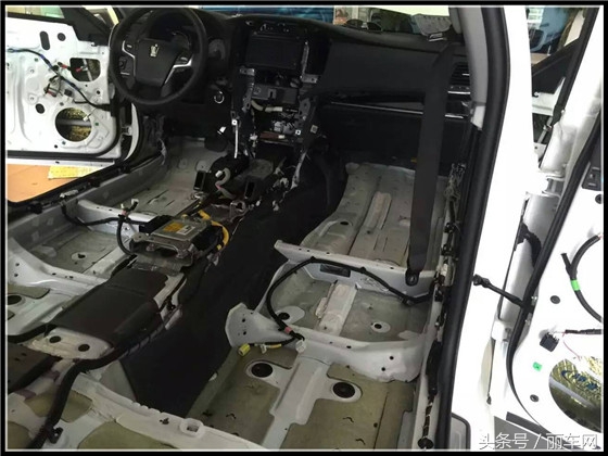 丰田皇冠14代全车隔音改装喇叭,丰田皇冠音响隔音升级