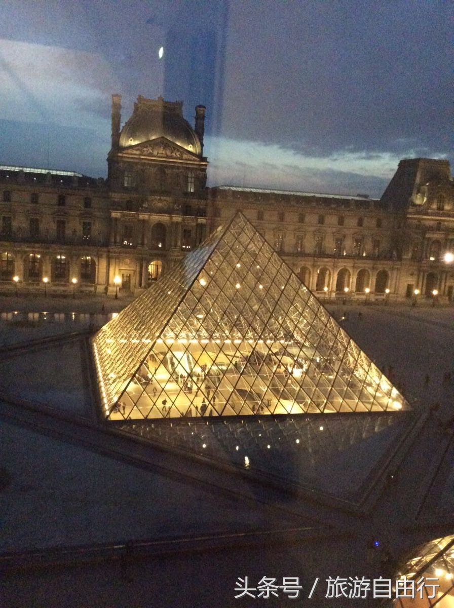 法国巴黎的著名景点和风土人情 (法国巴黎有哪些著名的旅游景点)