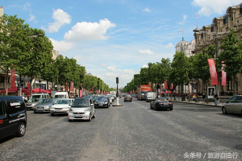 法国巴黎的著名景点和风土人情 (法国巴黎有哪些著名的旅游景点)