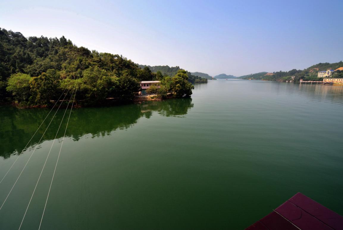 万梓良客家哪里人,万梓良祖籍广东宝安什么村