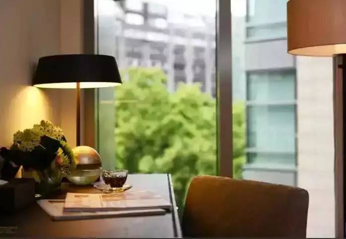 出差无聊只好自娱自乐,出差又累又没效率