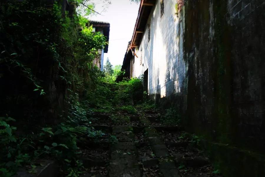 元宝山下,山水云间,悠悠闲云时光,恰好那时我也在