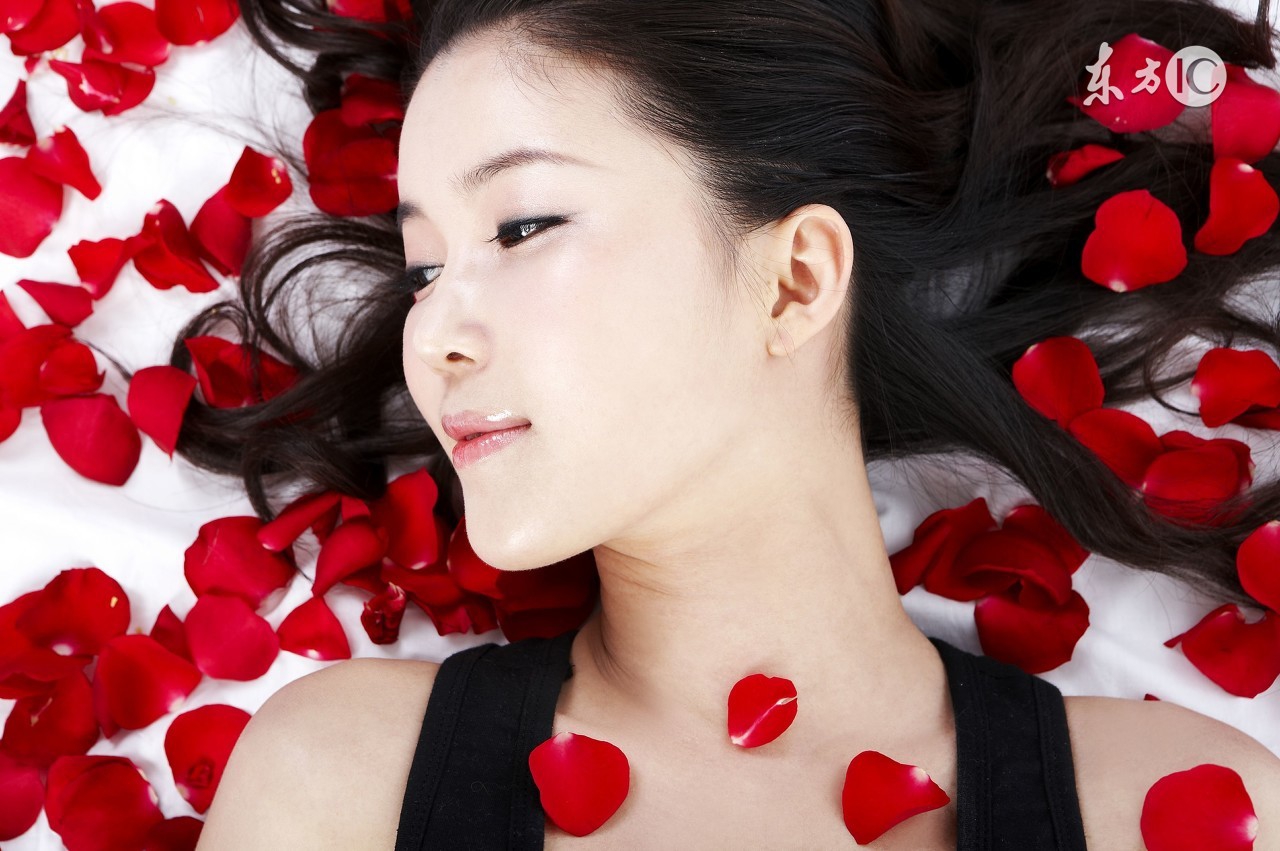 别自以为是显得很low,你显摆的样子