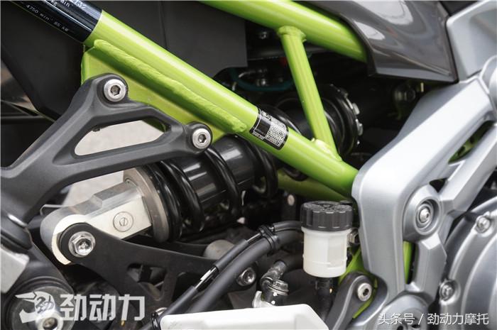 川崎z9002017款感受,川崎z900se和z900re区别