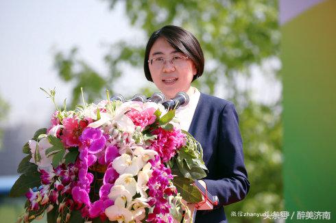 实拍:被俄罗斯美女帅哥酷爱的中国房车是什么样子