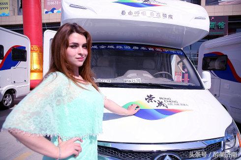 实拍:被俄罗斯美女帅哥酷爱的中国房车是什么样子