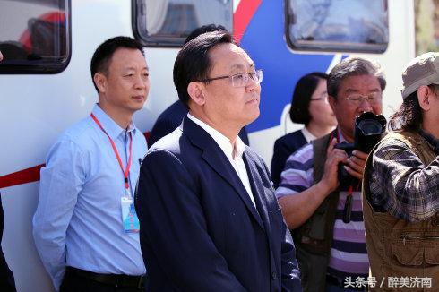 实拍:被俄罗斯美女帅哥酷爱的中国房车是什么样子