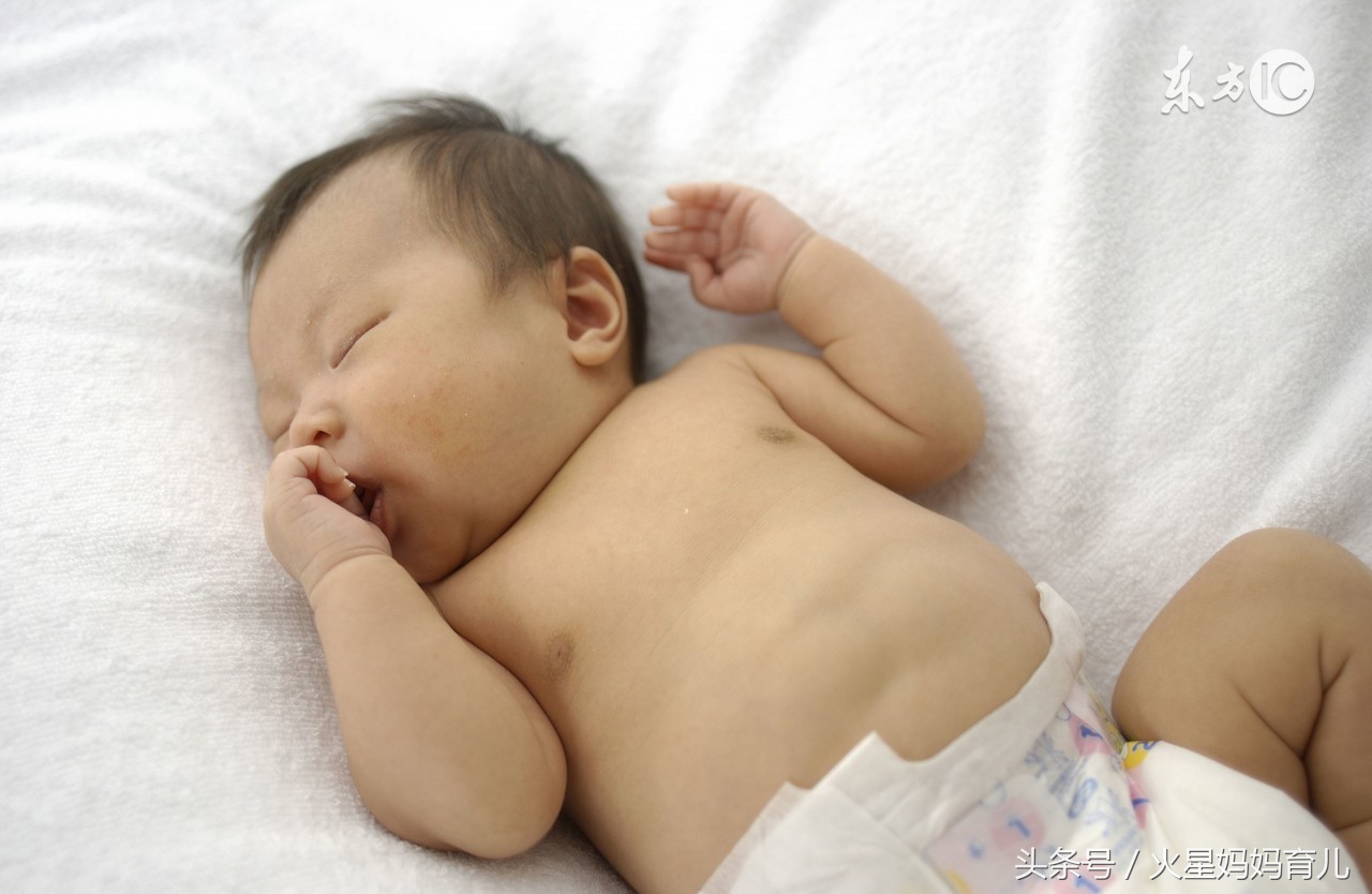 6个月宝宝睡觉总是要找奶,四个月宝宝必须含乳头才能睡着