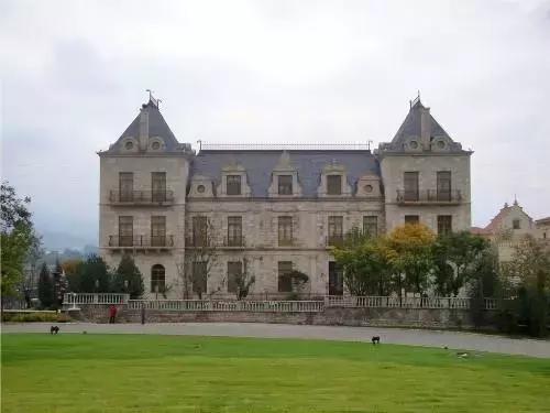 一组张裕爱斐堡酒庄实景图,蓝裕文化