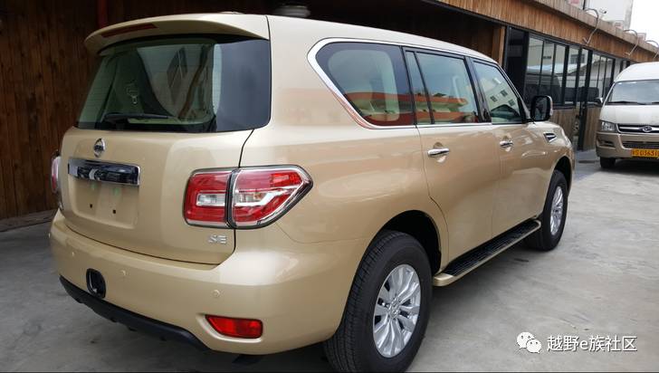 尼桑途乐Y61外观改装案例,途乐y62改装液晶仪表