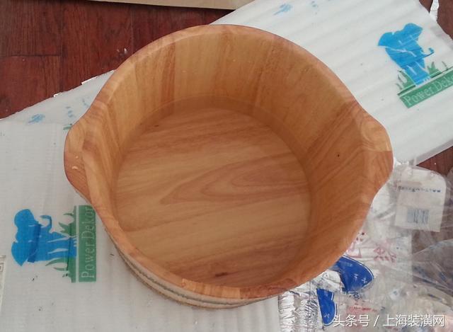 墙纸大面积脱胶翘边怎么修复,原来墙纸