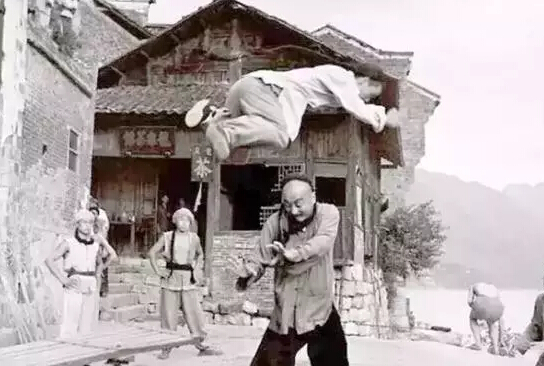 有没有一扇窗是哪首歌的歌词,有没有一扇窗能打开过往与向往